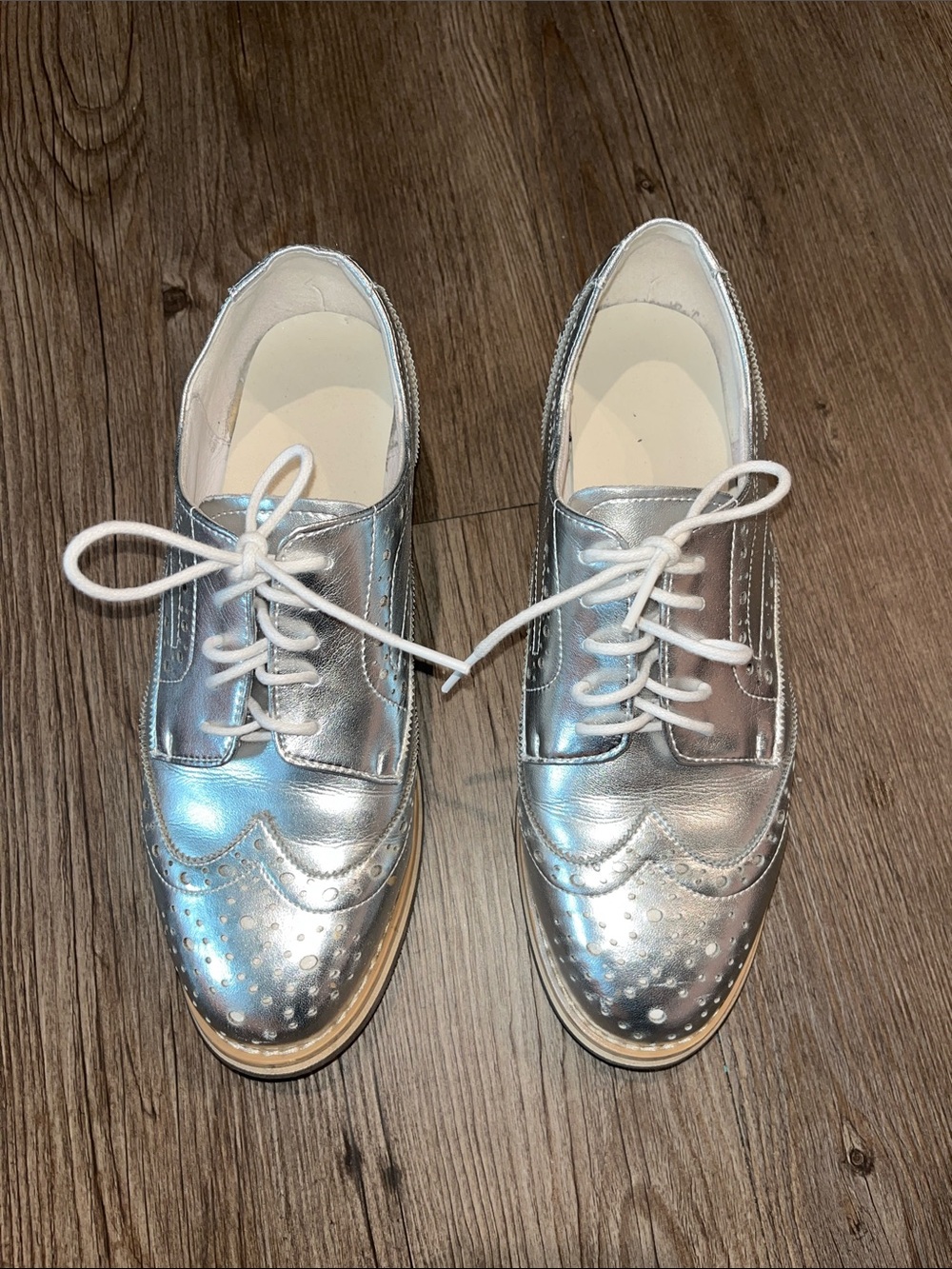 VERO CUOIO Silver Metallic Wingtip Loafers